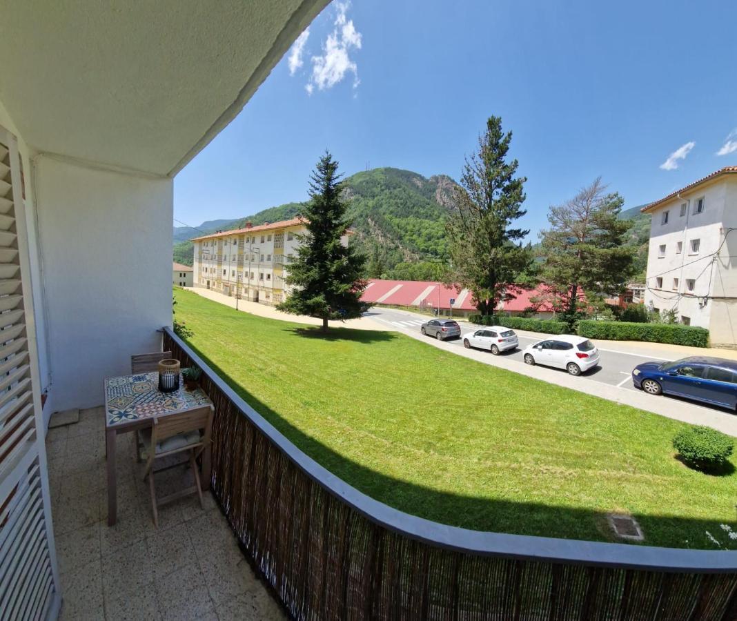 Apartamento Cremallera Ribes De Freser Luaran gambar